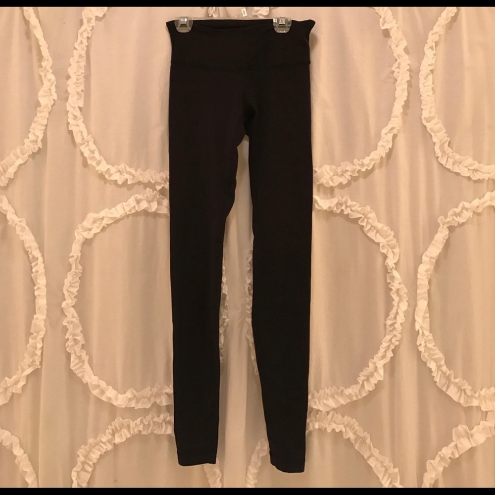 Lululemon black leggings - Picture 2 of 4